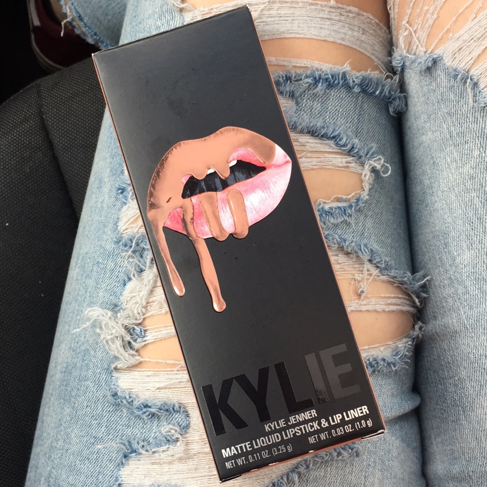 Kylie Cosmetics Lip Kit in “Exposed”